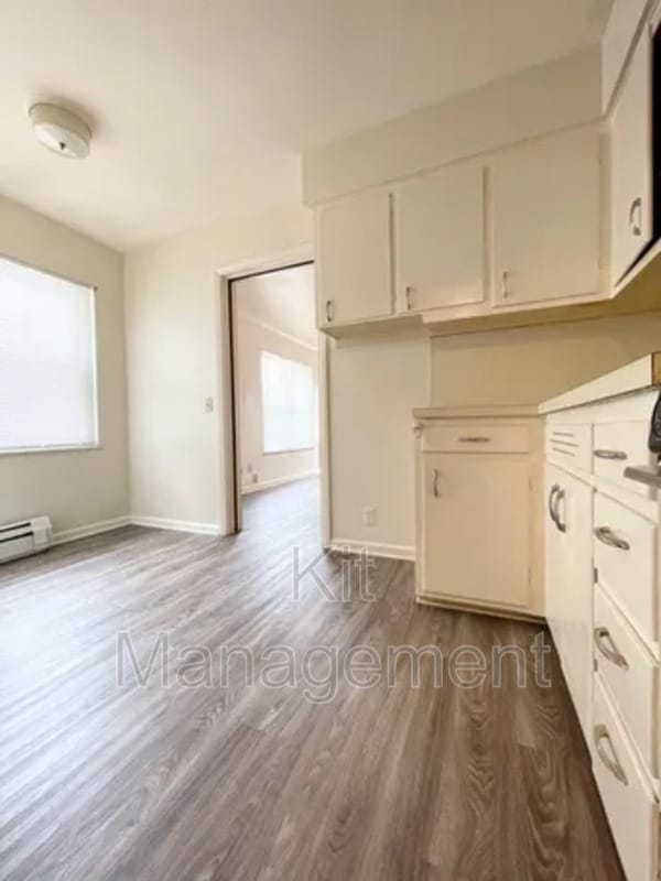 Charming 1-Bedroom Near University District – Cozy, Affordable Living on Douglas Rd
