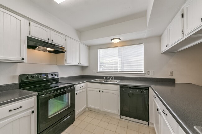 Photo - 2203 Riverford Dr
