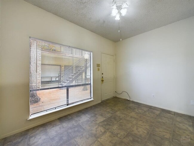 Photo - 2815 Rio Grande St Unit 114