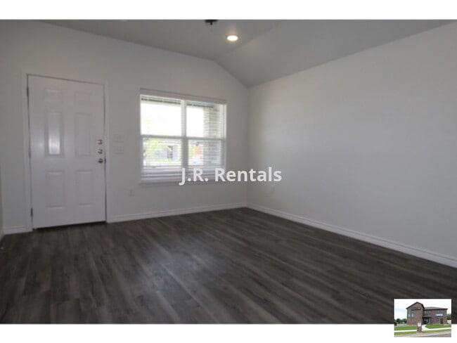 Photo - 118 Wind Ridge Dr