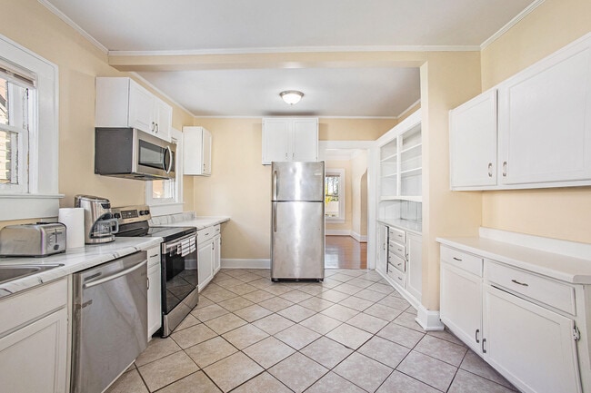 Photo - 854 5th St W