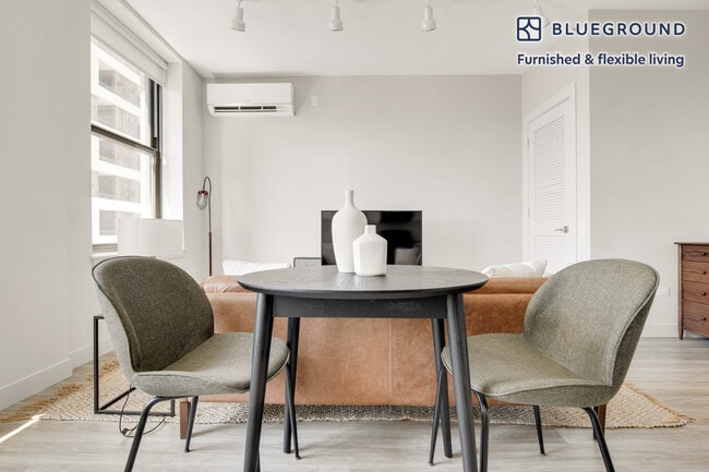 Photo - 330 S Wells St Unit SI FL14-ID193