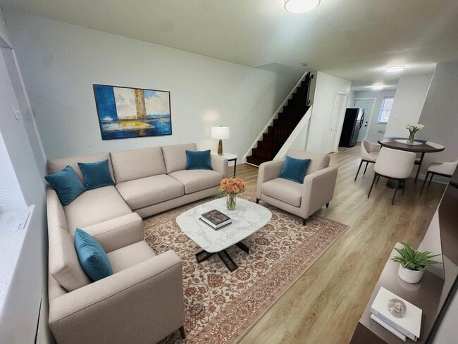 Photo - 946 Farson St Unit 1