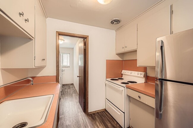 Photo - 8257 Corliss