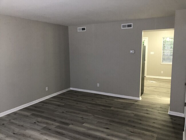 Photo - Del Unit 207-E