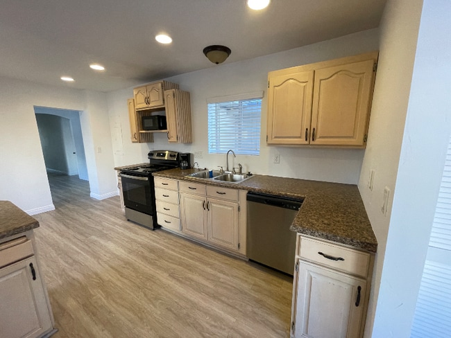 Photo - 154 W Center St Unit apt 1
