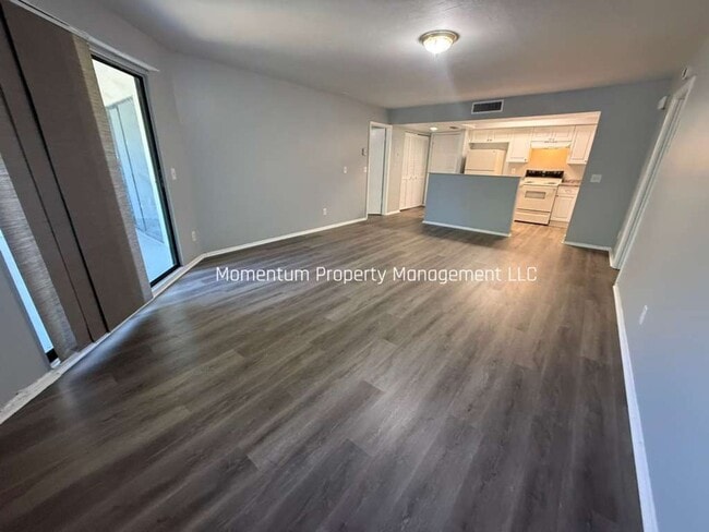 Building Photo - BEAUTIFUL REMODELED 3/2 IN CLEARWATER!! AVAILABLE FOR IMMEDIATE MOVE IN!!