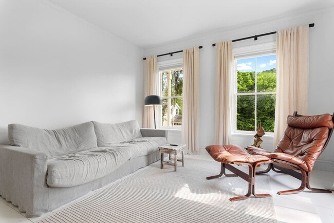 Building Photo - 1915 County Hwy 6