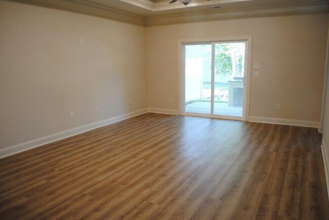 Photo - Sunnyside Village