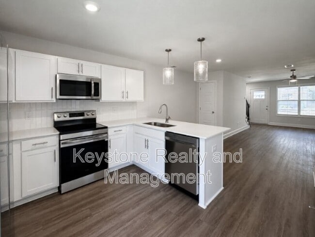 1302 Woodland Vly Ln