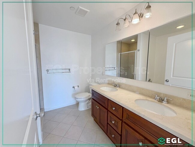 Photo - 1521 S Hayworth Ave Unit 102