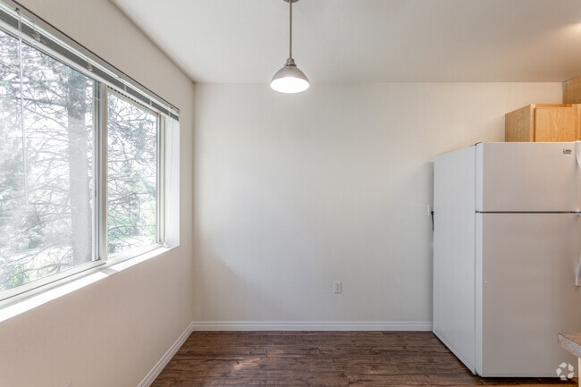 1BR, 1BA - 733 SF - Mountain View Apartments