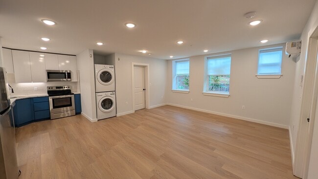 Photo - 55 Tunxis Ave Unit 121