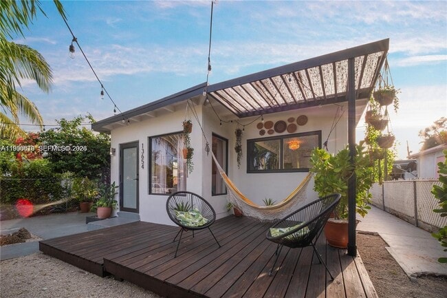 Building Photo - 13654 NE 20th Pl