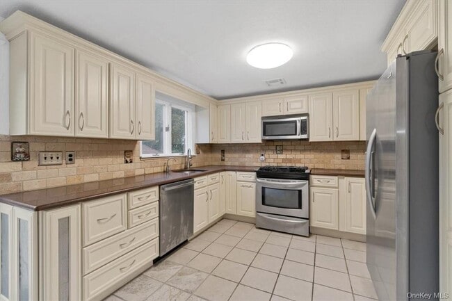 Photo - 1467 Goshen Turnpike