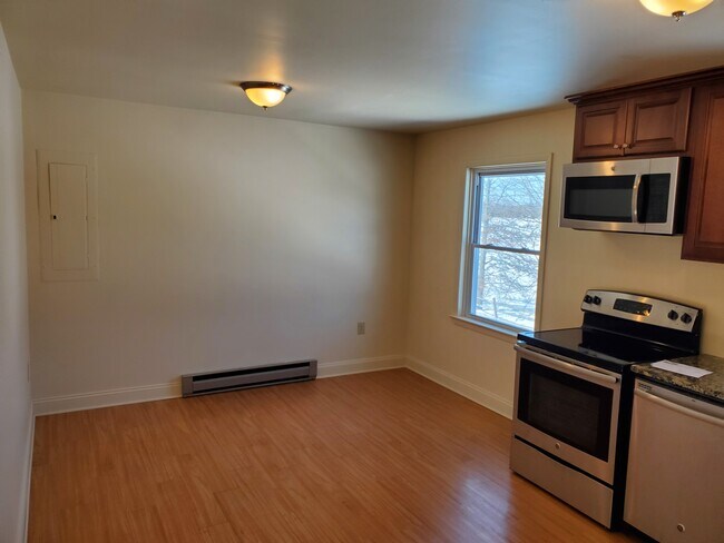 Eat-In Kitchen - 35 Princeton Ave Unit 2nd Floor