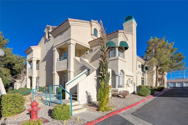 Building Photo - 2251 Wigwam Pkwy Unit 2021