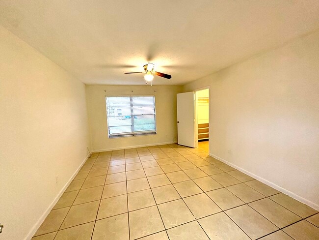 521 NE 24th Pl Unit 0