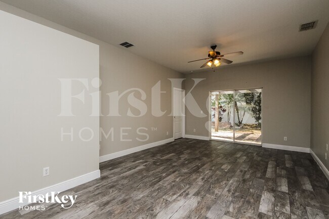 9953 Shadow Creek Dr