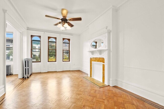 Photo - 678 Sterling Pl Unidad 3