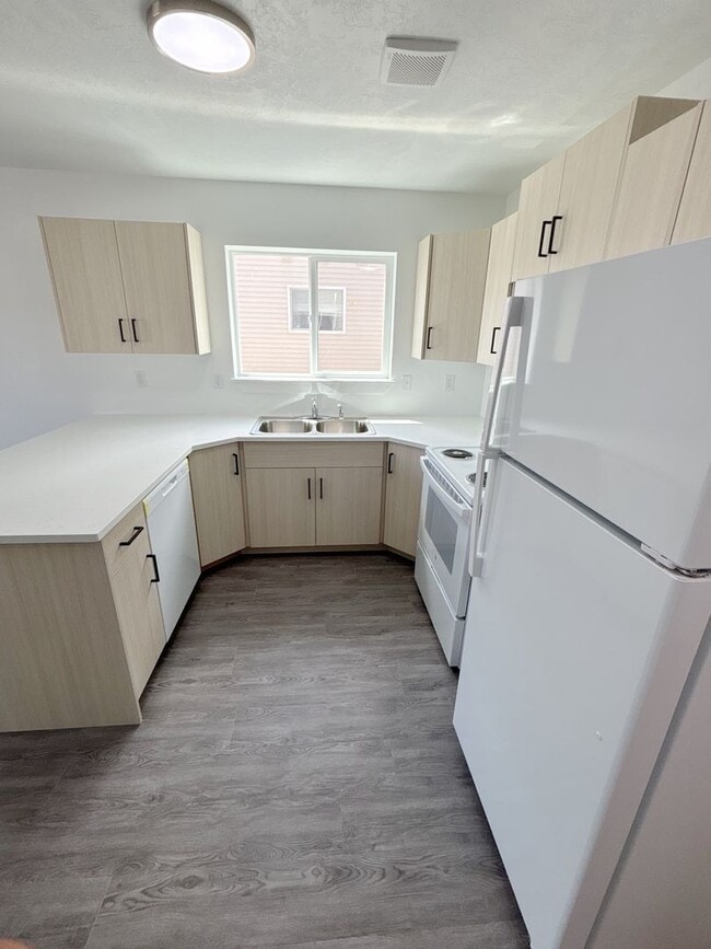 Photo - 721 20th St Unit 3