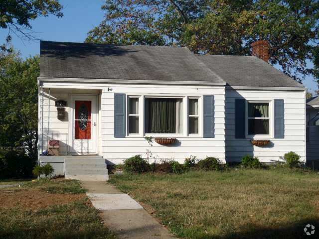 Building Photo - 24-25 school year Rental