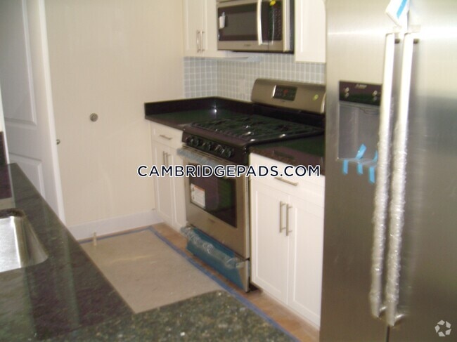 Building Photo - 7 Cameron Ave Unit 406 Rental
