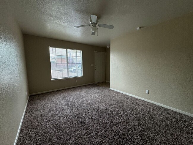 Photo - 3805 Ys Pak Ct Unidad B