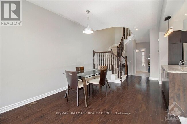 Photo - 428 Arncliffe Ave