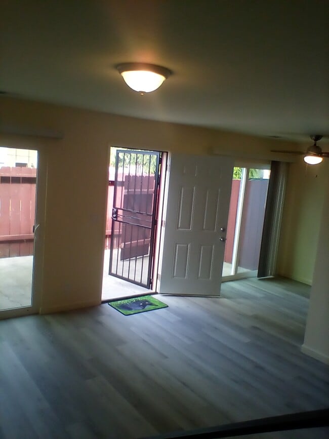 Entry living room - 400 Corcoran Ave Unit Casa del Monte