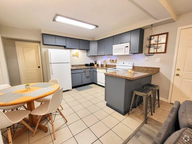 Building Photo - 101 Ostrom Ave Unit 1 Rental