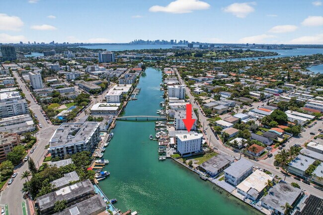 Photo - 8125 Crespi Blvd Unit 2