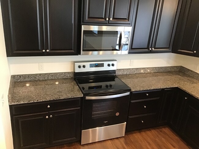 Photo - 233 Sandusky Ln