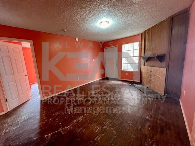 Photo - 108 Meudon St