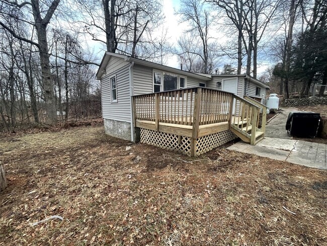 Building Photo - 17 Hide Away Ln Rental