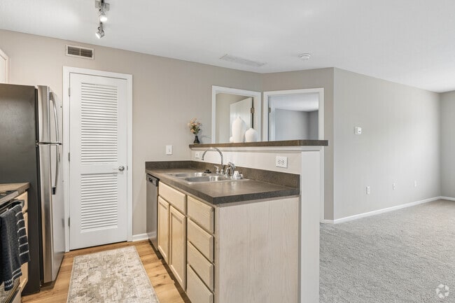 1BR, 1BA - 624SF - Kitchen