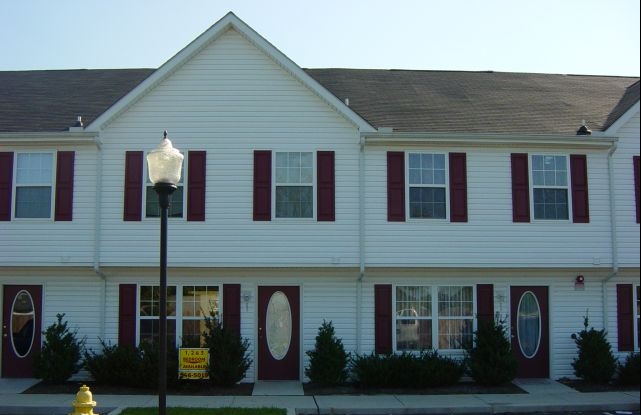 Poplar Street Townhomes - Poplar Street Townhomes