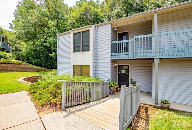 Photo - 11064 Harrowfield Rd