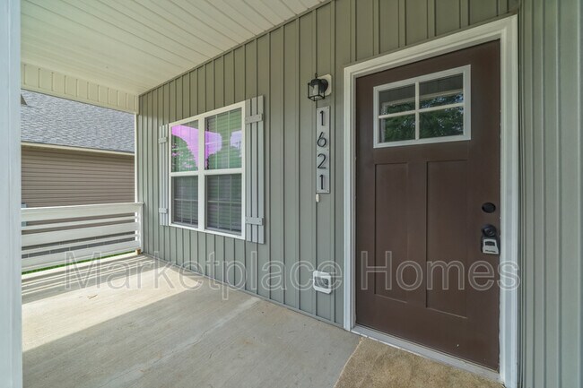 Photo - 1621 North St SE