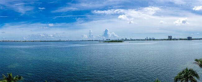 Photo - 700 NE 24th St Unit 303