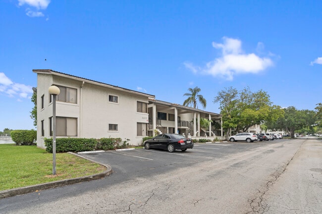 Building Photo - 3100 NW 46th St Unit 107