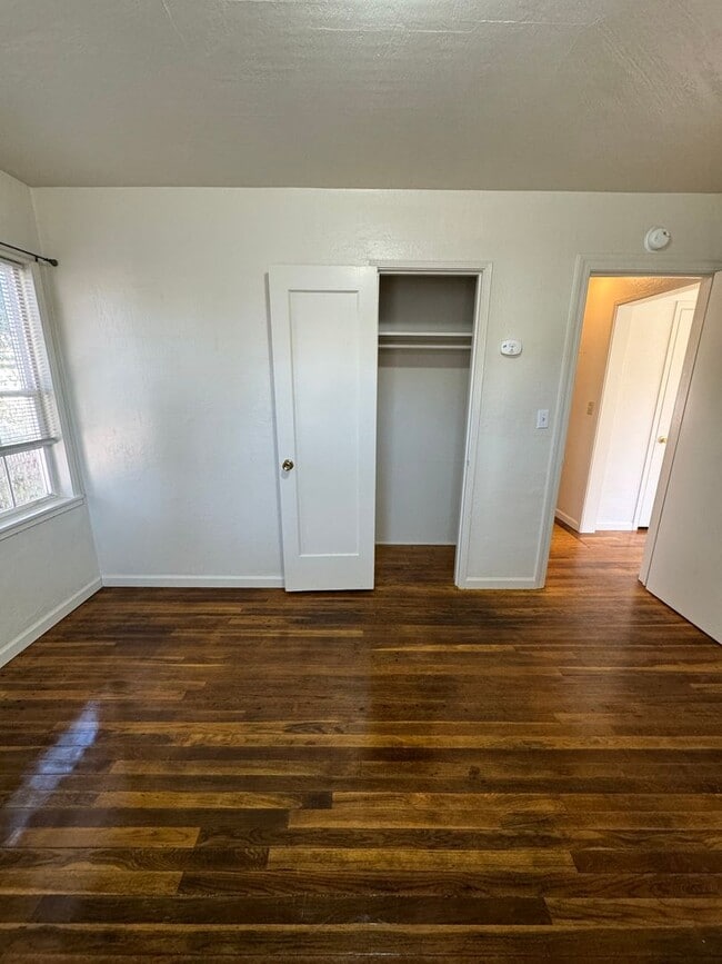 Photo - 915 Division St