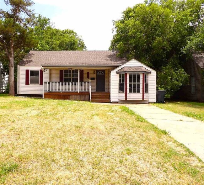 Building Photo - 1714 NW Cherry Ave Rental