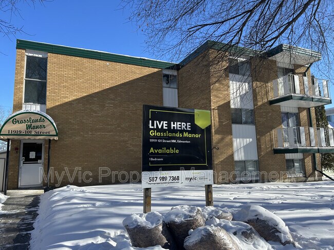 Photo - 11919-11101 101 St NW Unit One Bed