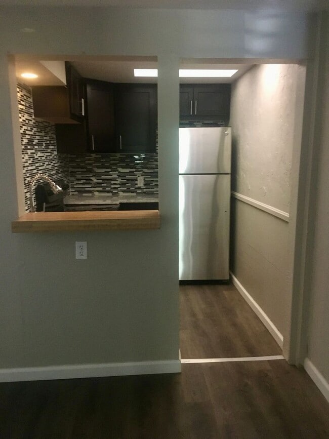 Photo - *** Beautiful & Updated Apartment in Mt. Washington * 1 Block to Grandview Ave * Pet Friendly * A... Unidad 1