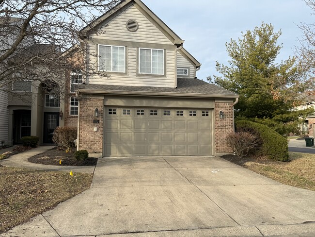 Front with 2 car attached garage - 6560 Brier Lake Rd Unidad 6560 Brier Lake Rental