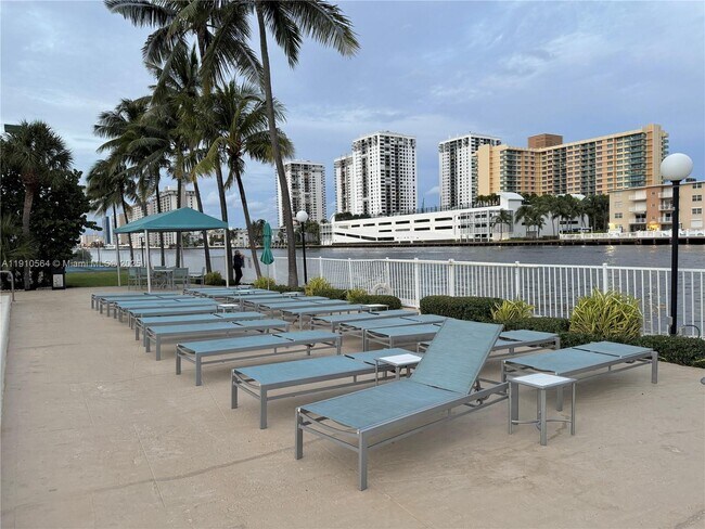 Photo - 800 Parkview Dr Unidad 519