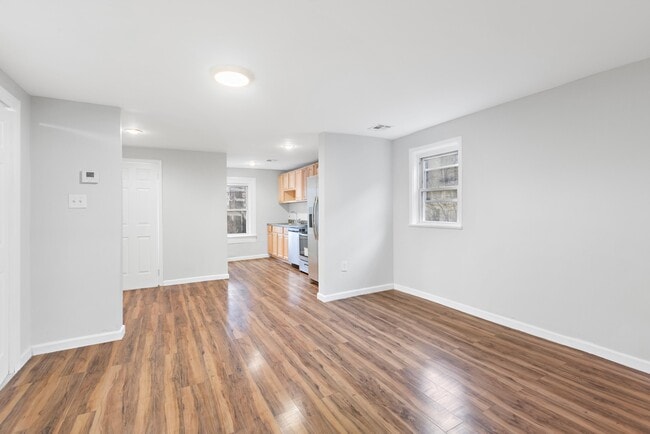 Building Photo - 72 McAdoo Ave Unit 2