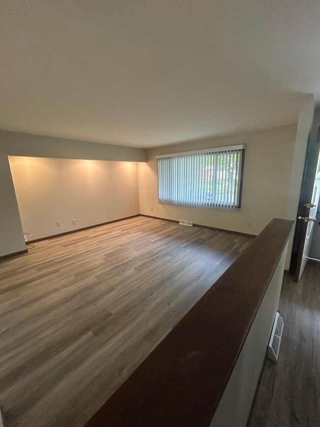 Living room - 3001 Churchill Dr
