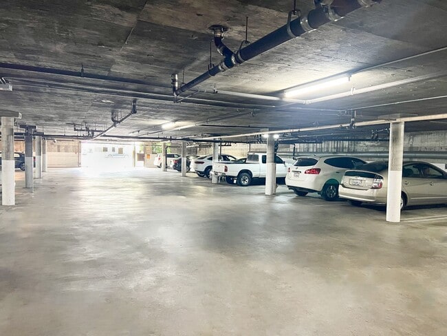 11825 Magnolia Apartments